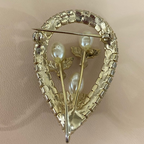 Lisner Leaves with Pearl and Rhinestones Brooch Vintage Beautiful Classic Mid-Century Pearl Rhinestone Leaf Pin Brooch